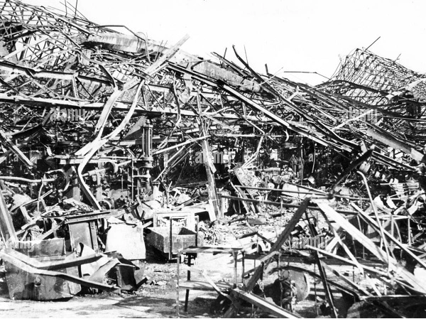 Renault-Werk nach britischer Bombardierung 1943