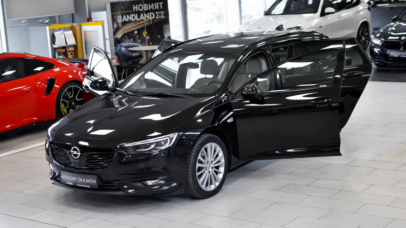 Opel Insignia Sports Tourer 2.0d Exclusive Automatic Image 1