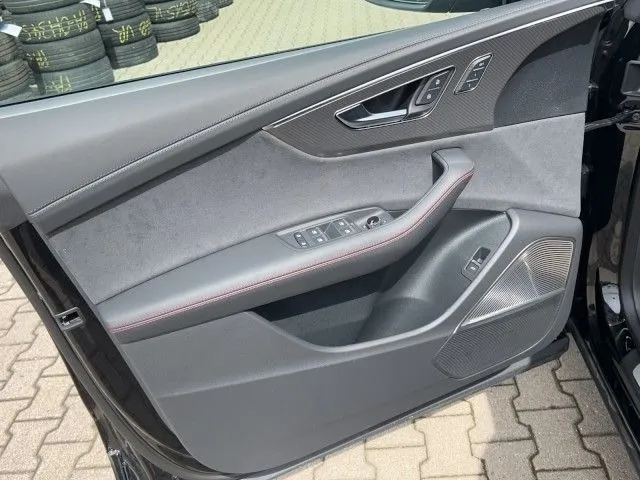 Audi RSQ8 Quattro =Carbon Interior= Panorama Гаранция Image 6