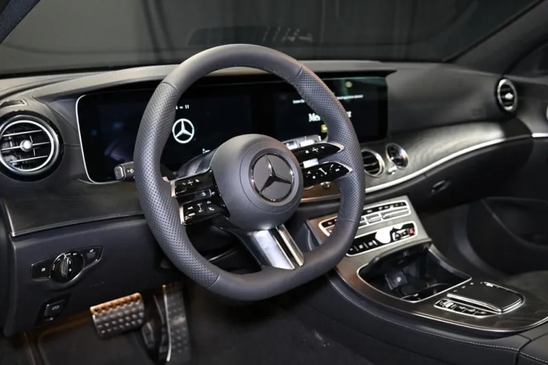 Mercedes-Benz E 220 d 4Matic =AMG= Night Package/Panorama Гаранция Image 5