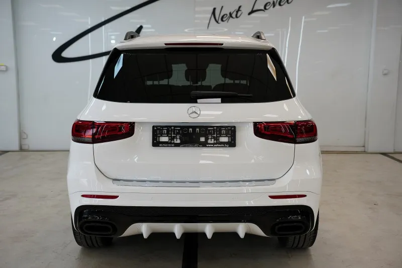 Mercedes-Benz GLB 250 4Matic AMG Line Night Package Image 4