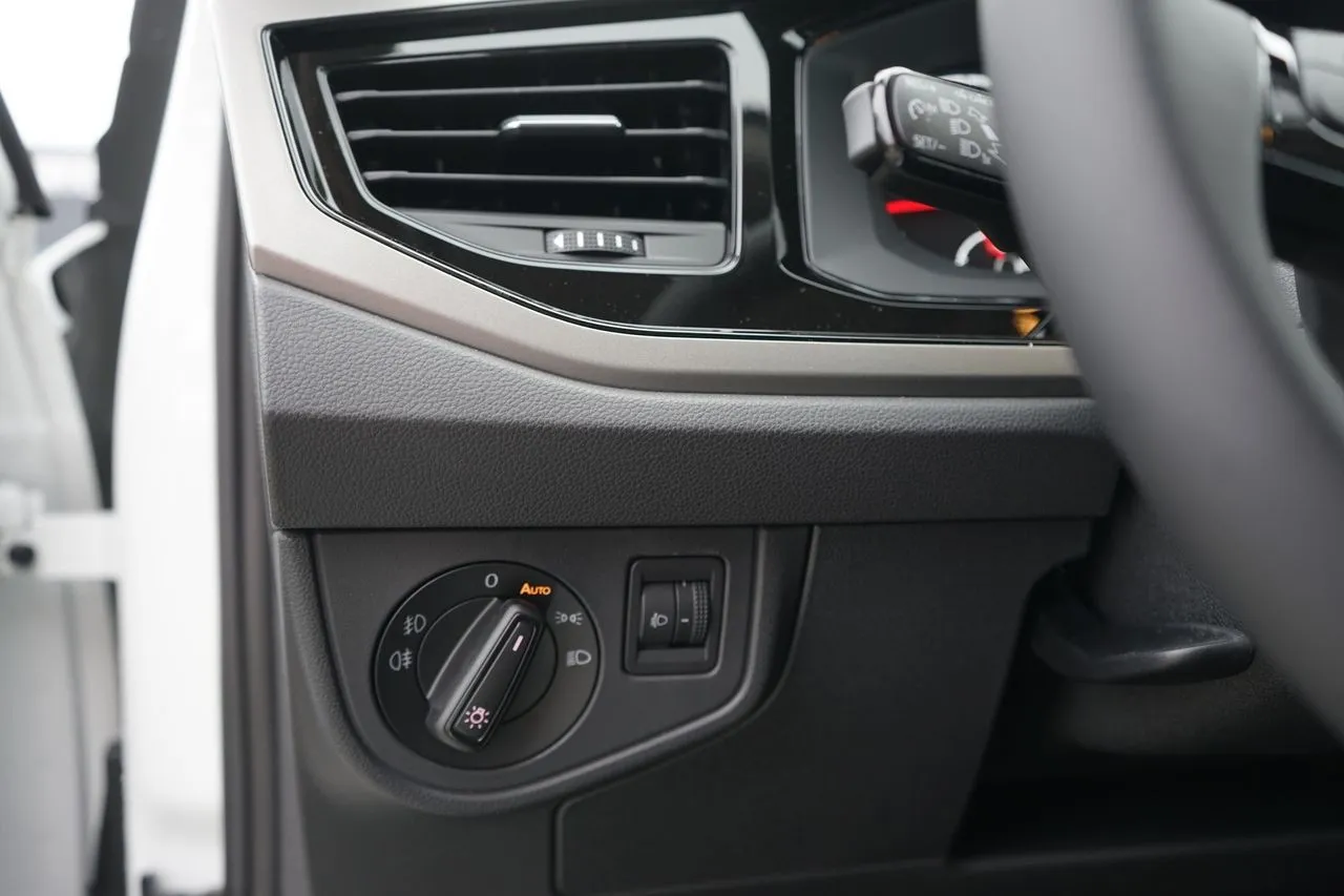 Volkswagen Polo 1.0 TSI Sitzheizung Bluetooth...  Image 9