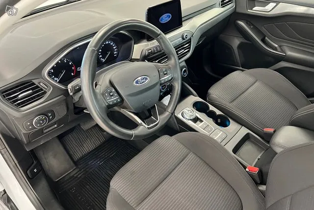 Ford Focus 1,0 EcoBoost 125hv A8 Titanium 5-ovinen *Aktiivinen cruise / Lämm.ratti* Image 8