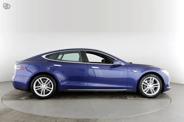 Tesla Model S 85 - Autohuumakorko 1,99%+kulut - Image 6