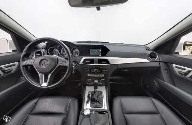 Mercedes-Benz C 180 180 CDI BE T A Premium Business / ILS-Ajovalot / Navigointi / Muistipenkit / Tutkat / Image 9