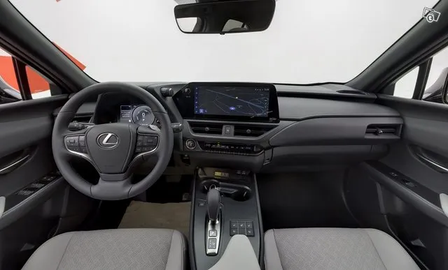 Lexus UX 300e Luxury - Akun bruttokapasiteetti 72,8 kWh. Miljoonan kilometrin / 10 vuoden akkuturva. Image 9