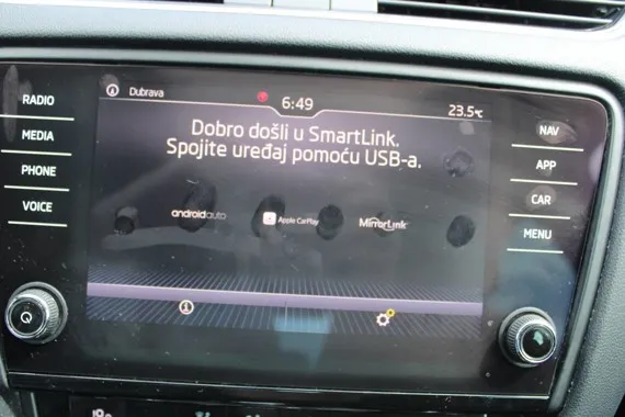 Škoda Octavia 1.6 TDI DSG *Navigacija* Image 4