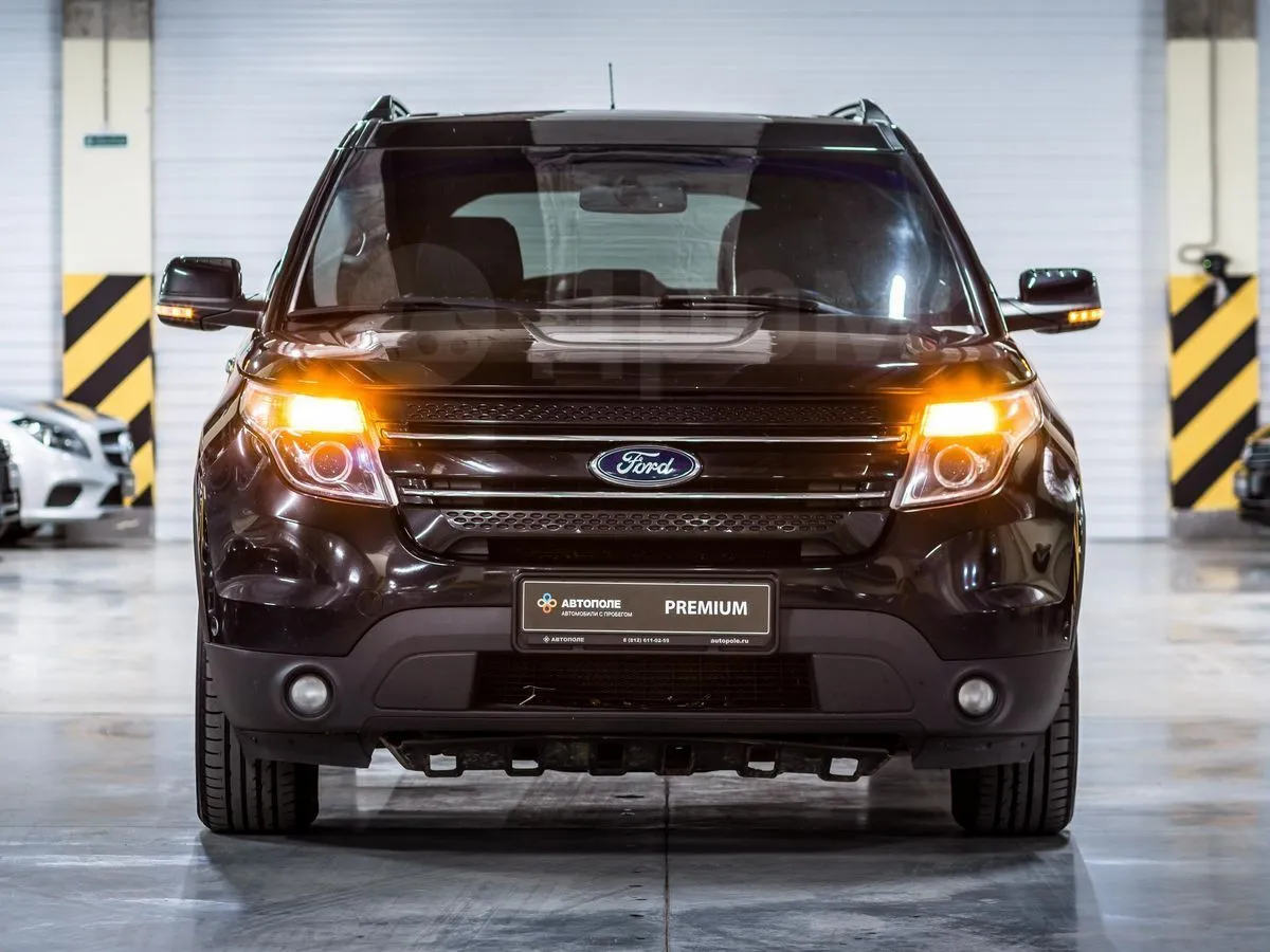 Ford Explorer  Image 3