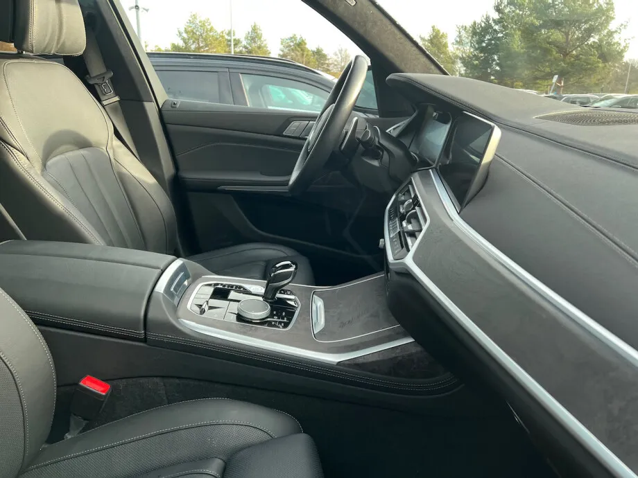 BMW X7 40d xDrive 340PS M Paket Laser 6-Seat  Image 4