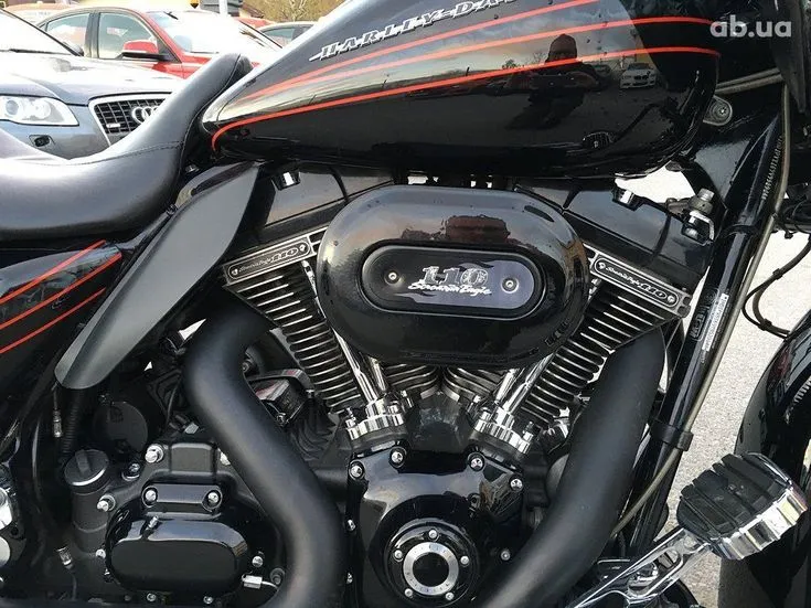 Harley-Davidson FLTRXSE  Image 3